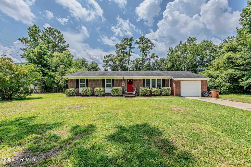 Photo of 32 Chapman Court, Jacksonville, NC 28540 (MLS # 100587687)