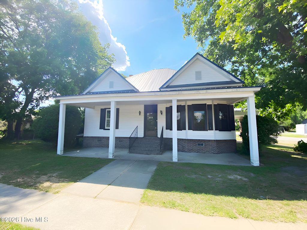 Photo of 301 S Wilson Street, Fremont, NC 27830 (MLS # 100577151)