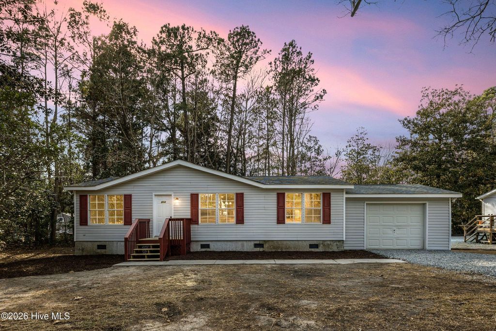 Photo of 814 Wildwood Circle, Hampstead, NC 28443 (MLS # 100552776)