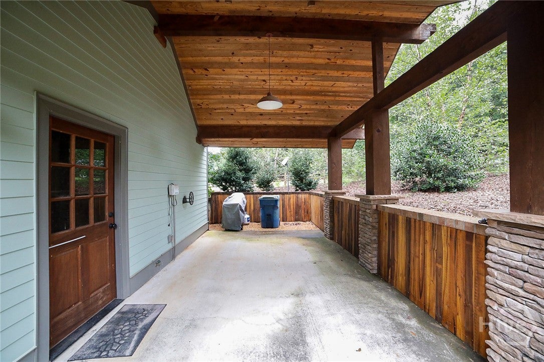 1010 Briar Lakes Court