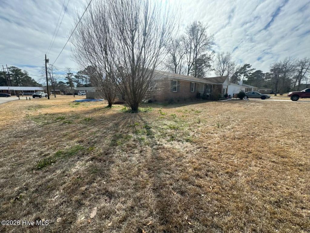 Photo of 74 Vandergrift Drive, Jacksonville, NC 28540 (MLS # 100559734)