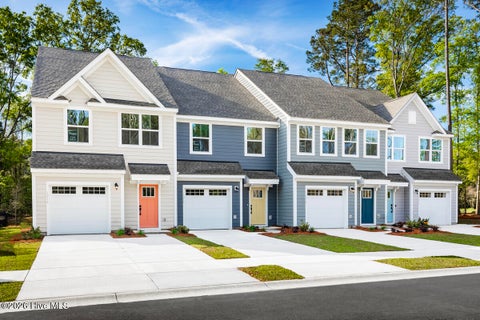 Townhouse For Sale - 3246 Edgehill Drive<br/> Navassa, NC 28451
