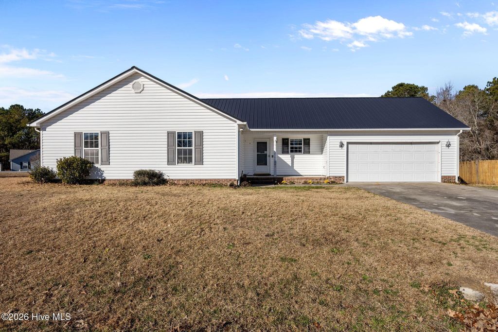 Photo of 201 Slate Court, Jacksonville, NC 28546 (MLS # 100550152)