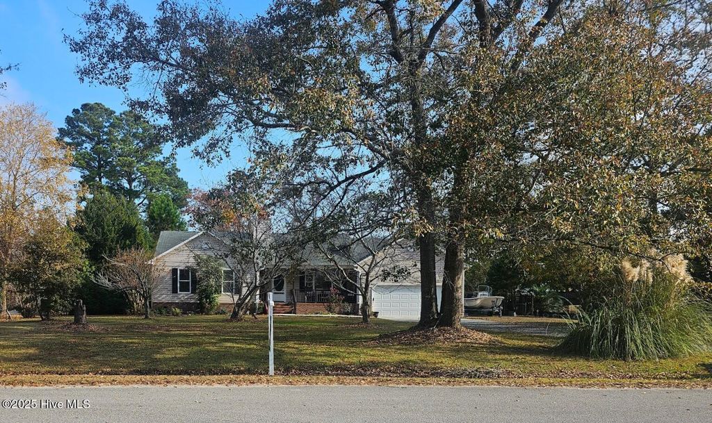 Photo of 410 Masters Lane, Hampstead, NC 28443 (MLS # 100540001)