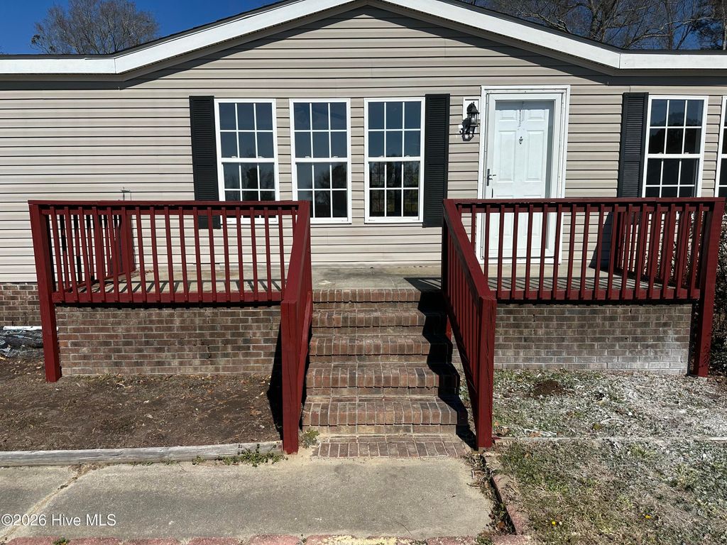 Photo of 327 Cypress Knoll Drive, Richlands, NC 28574 (MLS # 100555168)