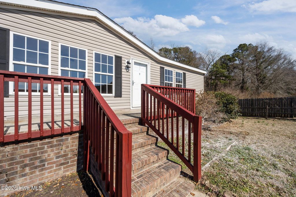 Photo of 327 Cypress Knoll Drive, Richlands, NC 28574 (MLS # 100555168)