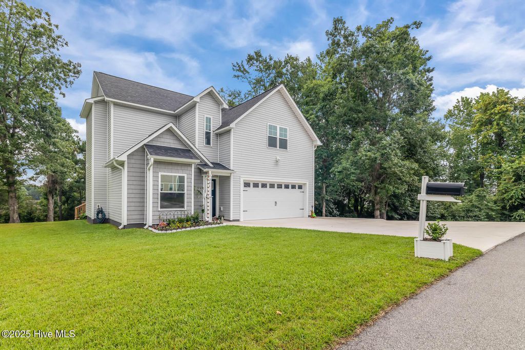 Photo of 206 Baker Road, Hubert, NC 28539 (MLS # 100544097)