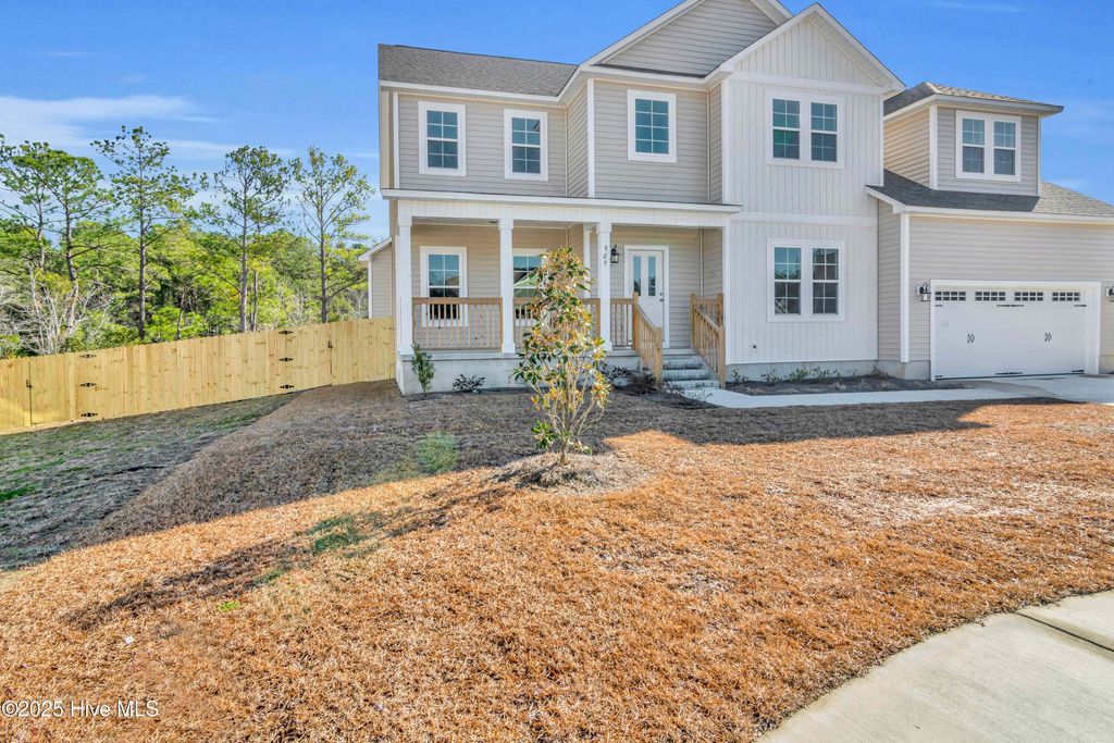 Photo of 909 Marshview Court, Hubert, NC 28539 (MLS # 100566089)