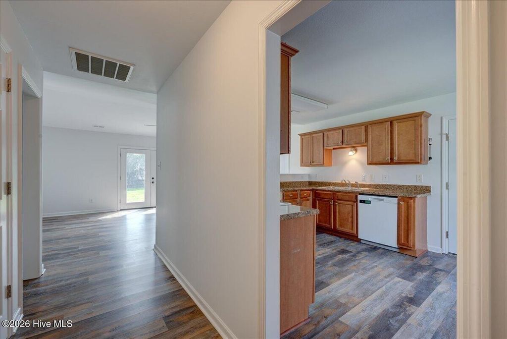 Photo of 177 Crooked Run Drive, New Bern, NC 28560 (MLS # 100550174)