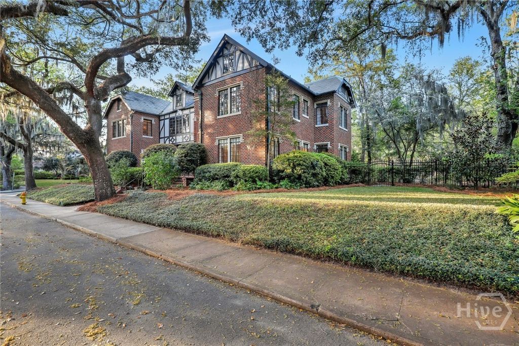 Photo of 302 E 46th Street, Savannah, GA 31405 (MLS # SA355030)