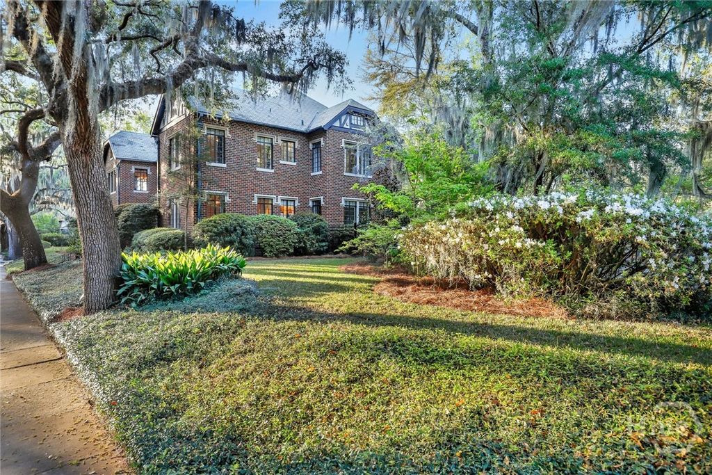 Photo of 302 E 46th Street, Savannah, GA 31405 (MLS # SA355030)