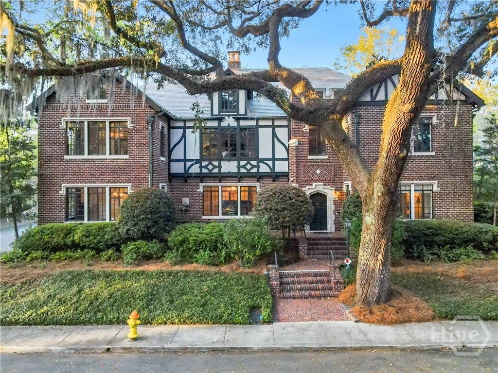 Photo of 302 E 46th Street, Savannah, GA 31405 (MLS # SA355030)