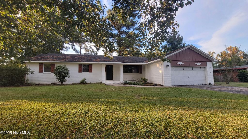 Photo of 106 Lindsey Drive, Jacksonville, NC 28540 (MLS # 100530315)