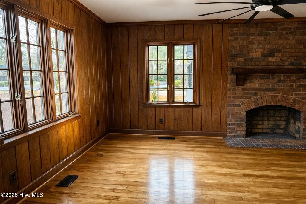 Photo of 511 S Wilkinson Drive, Laurinburg, NC 28352 (MLS # 100543226)