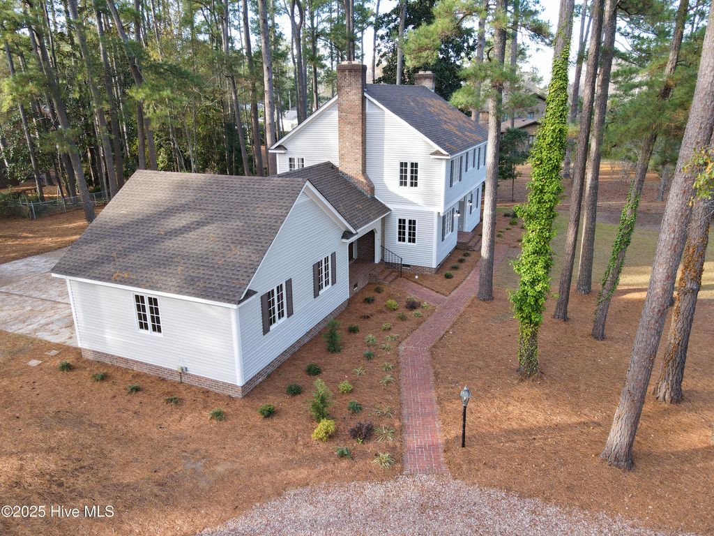 Photo of 511 S Wilkinson Drive, Laurinburg, NC 28352 (MLS # 100543226)