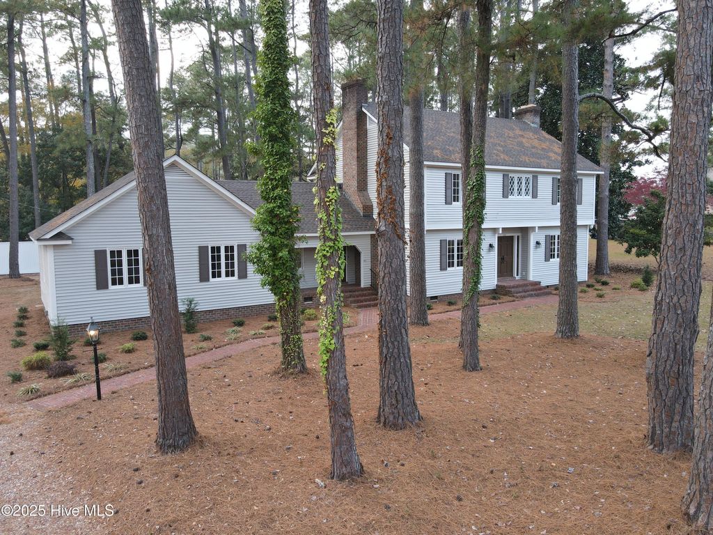 Photo of 511 S Wilkinson Drive, Laurinburg, NC 28352 (MLS # 100543226)