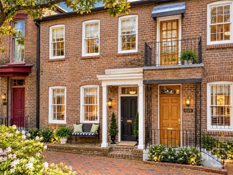 Townhouse For Sale - 414 E Liberty Street<br/> Savannah, GA 31401