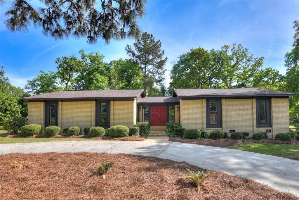 Photo of 31 Deerwood Drive, Aiken, SC 29803 (MLS # 554357)