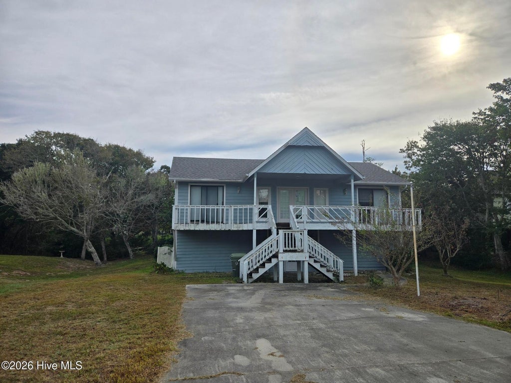 Photo of 122 Sea Dunes Drive, Emerald Isle, NC 28594 (MLS # 100609152)