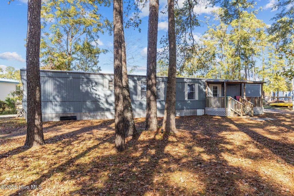 Photo of 223 Pettiford Road, Peletier, NC 28584 (MLS # 100526781)