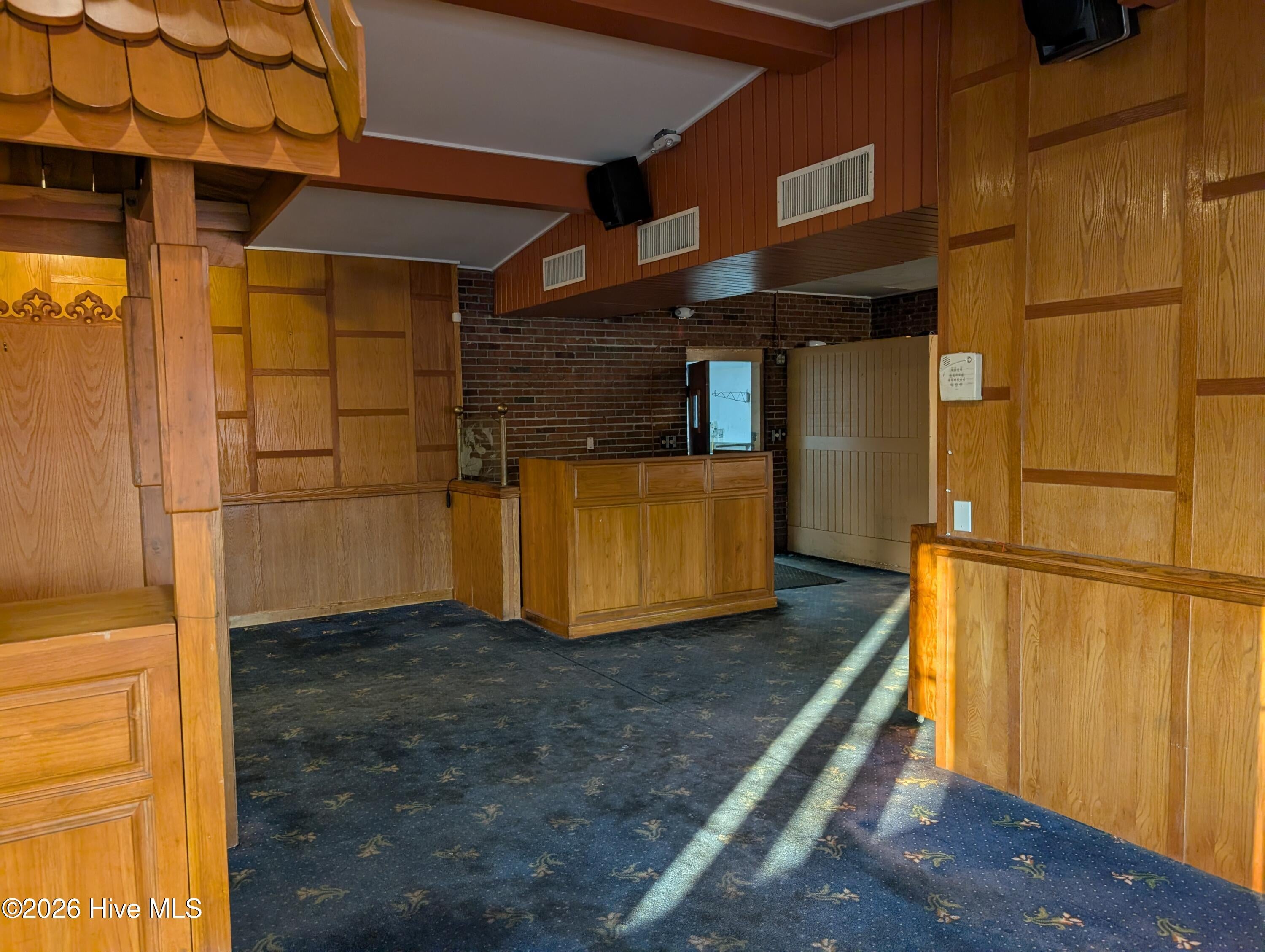 1215 N Marine Boulevard