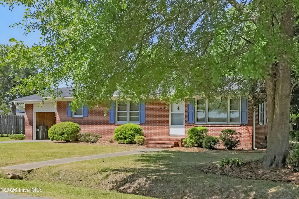 Photo of 610 W Church Street, Beulaville, NC 28518 (MLS # 100568714)