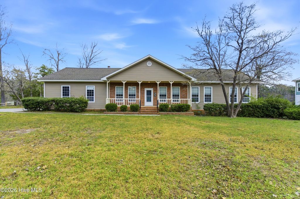 Photo of 632 Ravenswood Road, Hampstead, NC 28443 (MLS # 100562679)