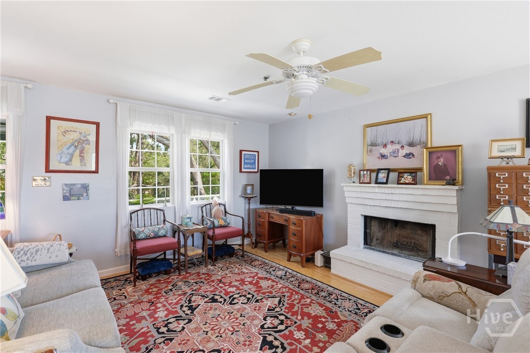 8 Lighthouse Lane A