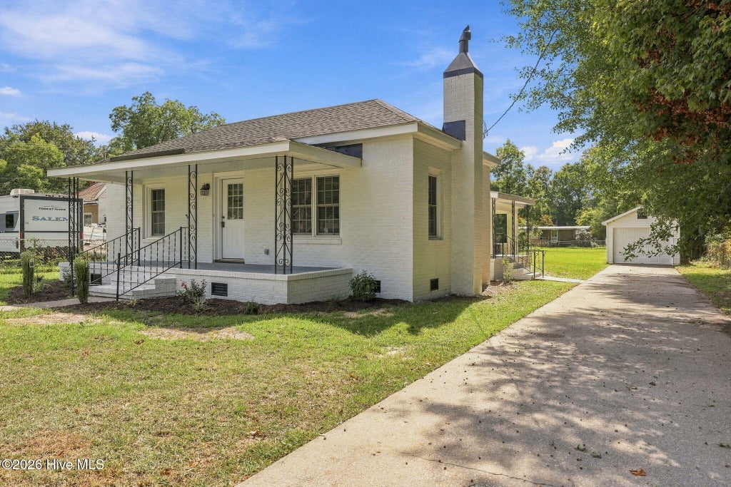 Photo of 402 N Front Street, Hamilton, NC 27840 (MLS # 100604093)