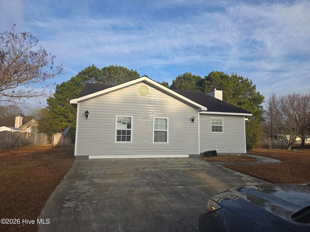 Photo of 442 Dion Drive, Hubert, NC 28539 (MLS # 100612755)