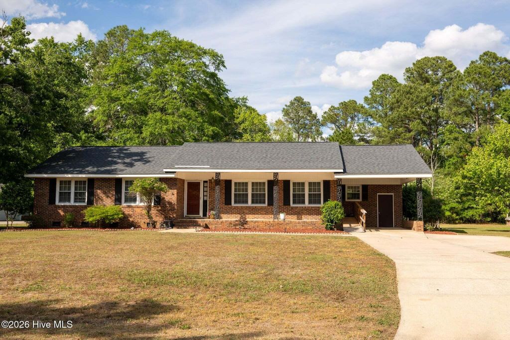 Photo of 1506 Patsy Lane, Laurinburg, NC 28352 (MLS # 100572409)