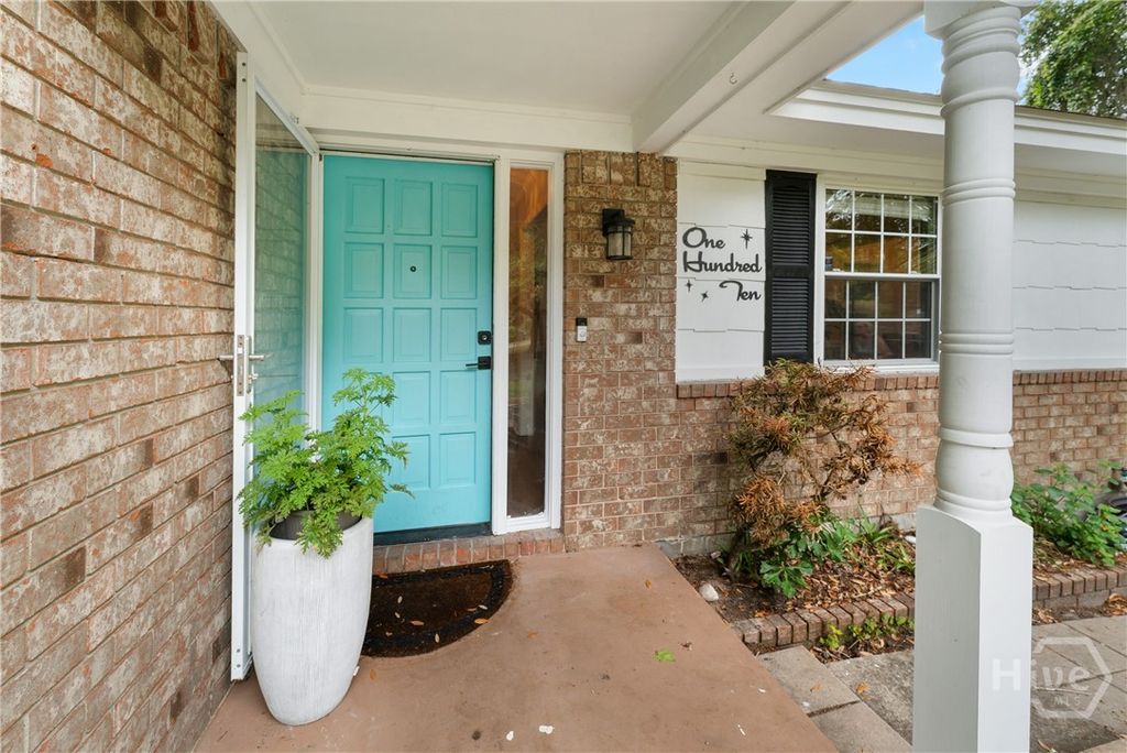 Photo of 110 Hampshire Road, Savannah, GA 31410 (MLS # SA355970)