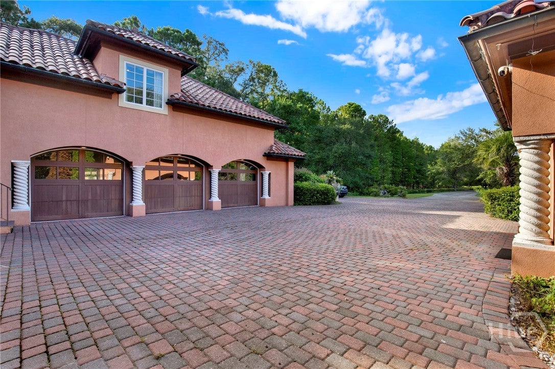 27 Shore Road