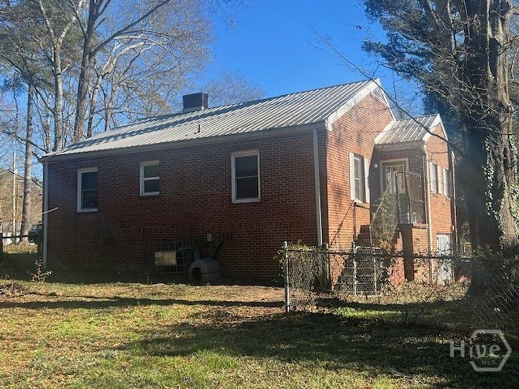 Photo of 121 Hilltop Road, Athens, GA 30605 (MLS # CL345854)