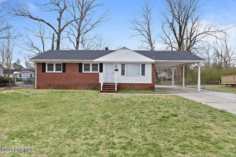 Homes For Sale - 118 Puller Drive<br/> Onslow County, Jacksonville, NC 28540