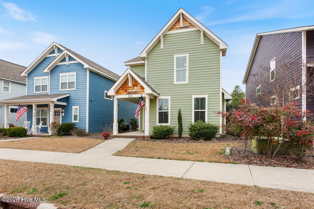 Photo of 253 Legacy Lakes Way, Aberdeen, NC 28315 (MLS # 100558578)