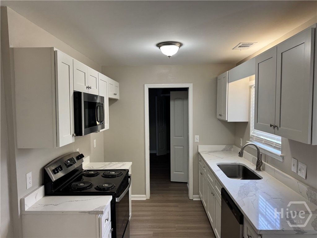 Photo of 121 Laurelwood Lane, Savannah, GA 31419 (MLS # SA360126)