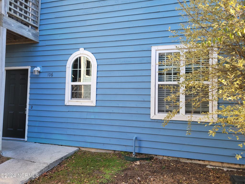 Photo of 4220 Wilshire Boulevard #106, Wilmington, NC 28403 (MLS # 100546926)