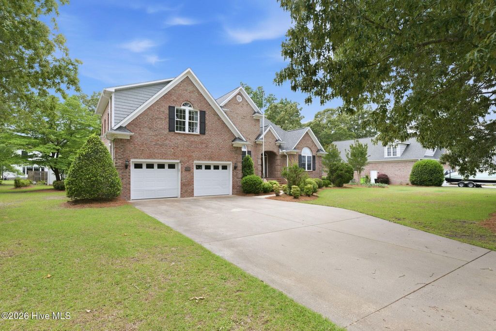 Photo of 130 Quail Woods Drive, New Bern, NC 28560 (MLS # 100573708)