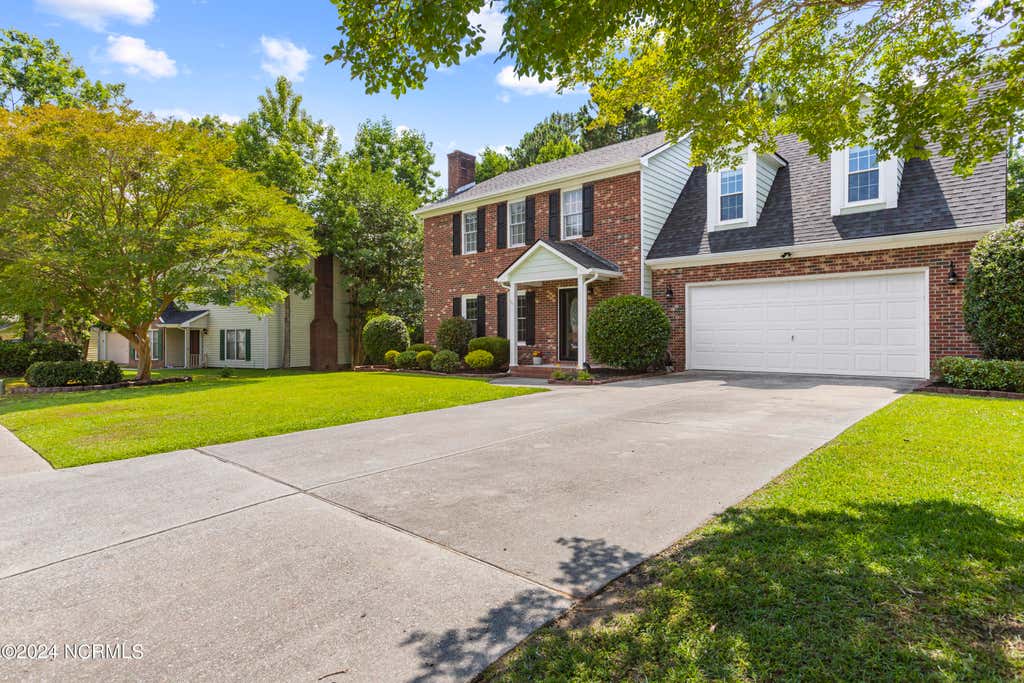 Photo of 118 Archdale Drive, Jacksonville, NC 28546 (MLS # 100585459)
