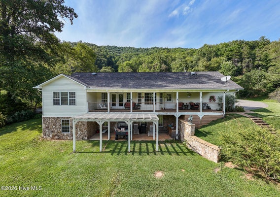 1056 FRANKS CREEK RD, ROBBINSVILLE, NC 28771 - Image ae59e48e53f2b53dc99ef489e1fc3a66/2154664395