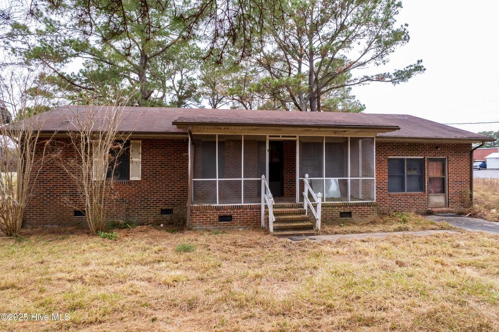 Photo of 194 Northeast Drive, Plymouth, NC 27962 (MLS # 100544938)