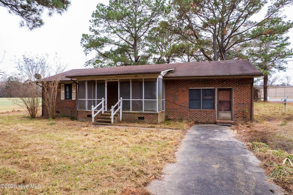 Photo of 194 Northeast Drive, Plymouth, NC 27962 (MLS # 100544938)
