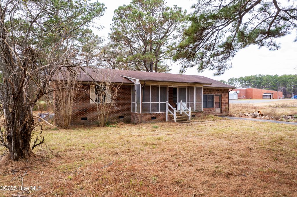 Photo of 194 Northeast Drive, Plymouth, NC 27962 (MLS # 100544938)