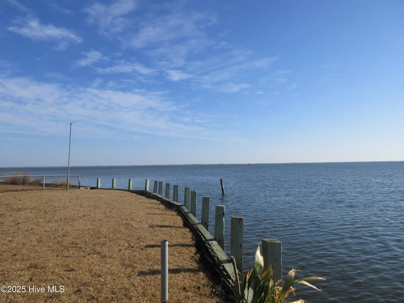 157 Dolphin Court, photo 1 of 7