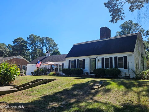 Homes For Sale - 206 Woodland Drive<br/> Clinton, NC 28328