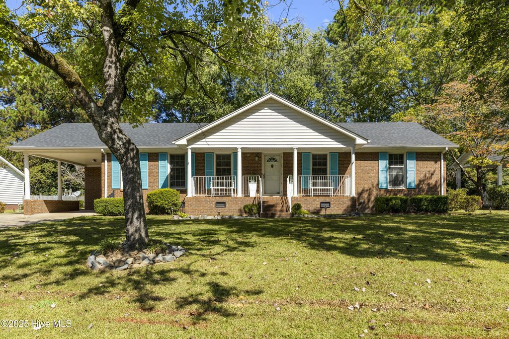 Photo of 103 Cambridge Road, Greenville, NC 27834 (MLS # 100534926)