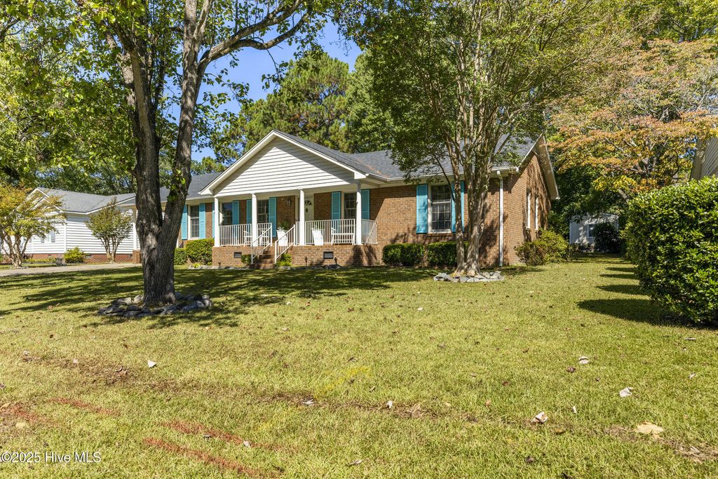 Photo of 103 Cambridge Road, Greenville, NC 27834 (MLS # 100534926)