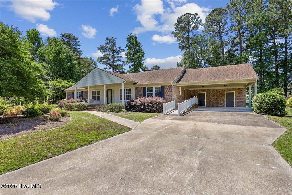Photo of 221 Pinewood Circle, Goldsboro, NC 27534 (MLS # 100575753)