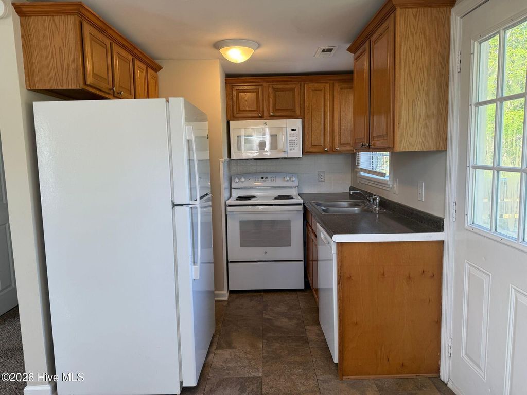 Photo of 937 Parkertown Road, Hubert, NC 28539 (MLS # 100569771)